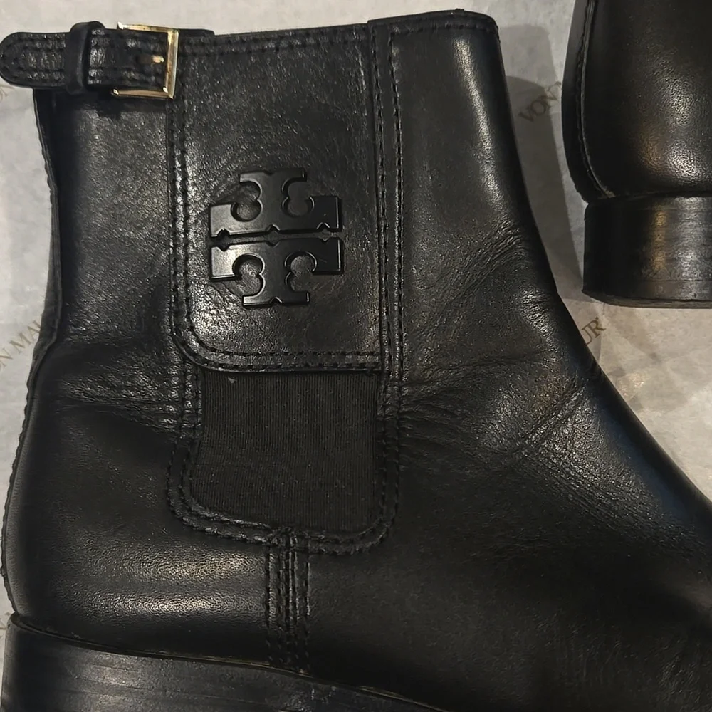 Tory Burch Wyatt Bootie Size 7M - Picture 3 of 10